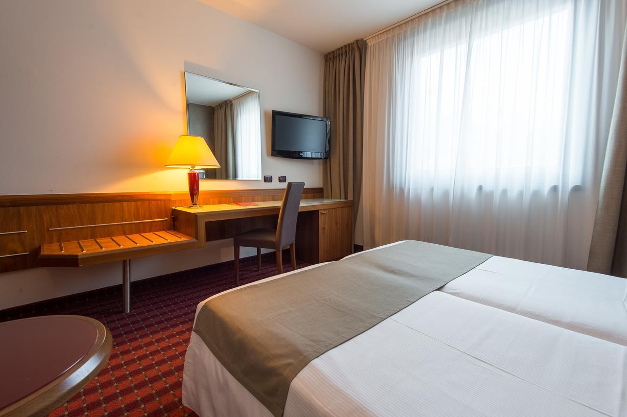 First Hotel Malpensa Case Nuove  Dış mekan fotoğraf